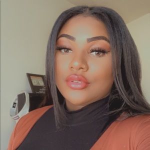 Meet your Posher, Jade